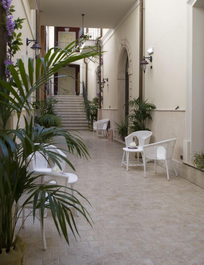 Palazzo Reginella Aparthotel Bovalino Marina Exterior photo